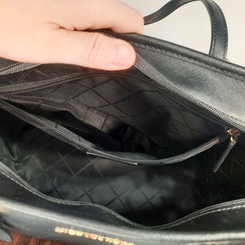 Grand sac Michael Kors jet set voyage fourre-tout noir en cuir Saffiano doré dur  - Photo 19/19