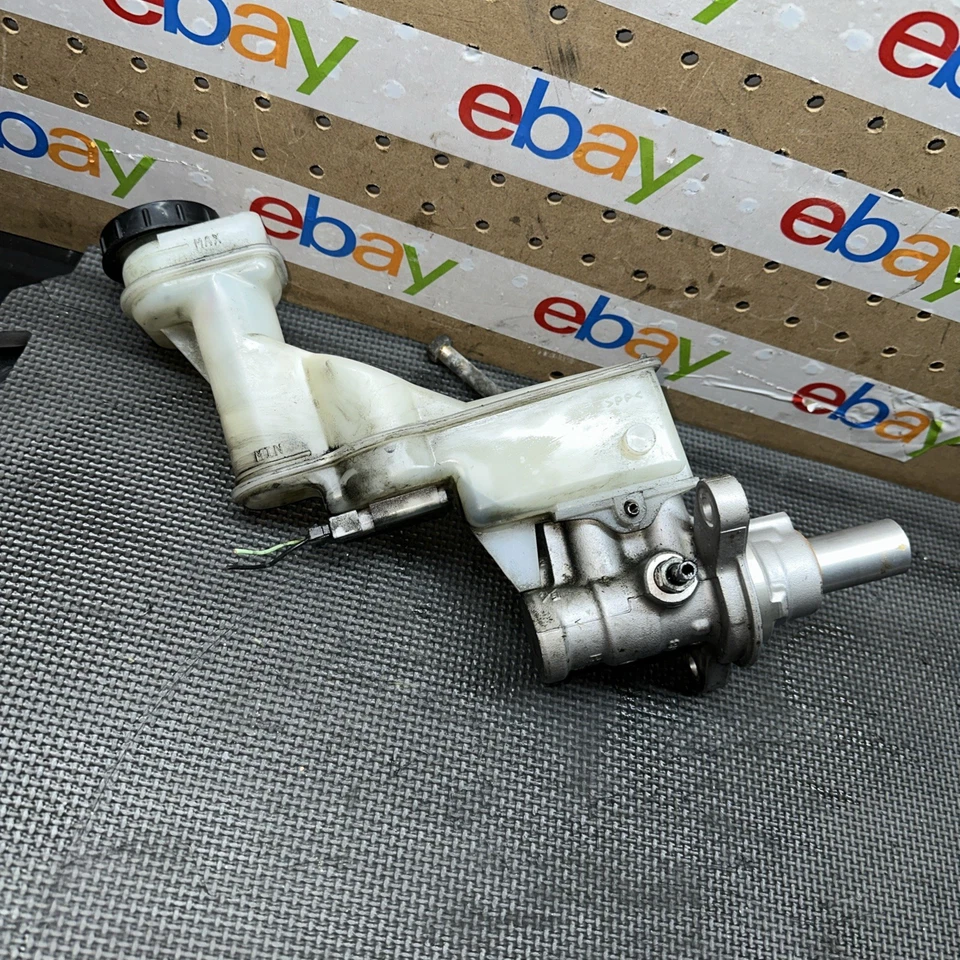 CILINDRO MAESTRO DE FRENO para Nissan Murano 2009 Foto 4 de 4