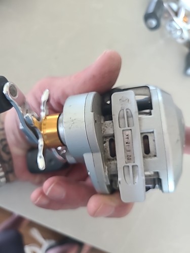 Abu Garcia Ambassadaur Revo S 6.4:1 Right Handed Baitcasting Fishing Reel - Bild 5 von 8