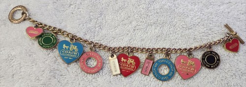 Vintage Coach Heart Round Shaped Enamel Enameled Charm 8" Goldtone Bracelet - Picture 4 of 7