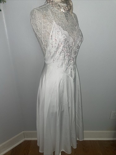 Victoria’s Secret 70’s Damen M elfenbein Perlen romantisch langes Satin Nachthemd Tropfen - Bild 5 von 12