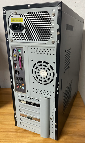 PC/Server Tower, CPU Intel 6300, motherboard Asus P5B, GPU GeForce 9300GE - Foto 2 di 4