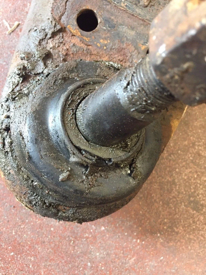 Brazo de control inferior, LH 4x2, Dodge Ram 200 300 1972-90 con eje 3800 / 4000# Foto 4 de 4