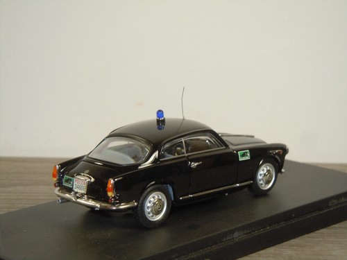 Alfa Romeo Giulietta Polizia - Bang 7314 Italy - 1:43 in Box *60143 - Picture 3 of 4