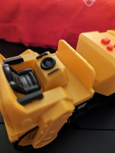 POWERFUL ROAD LEVELER AZTEC YELLOW CATERPILLAR BRAND WHEELS ROLL PERFECTLY - Picture 3 of 18