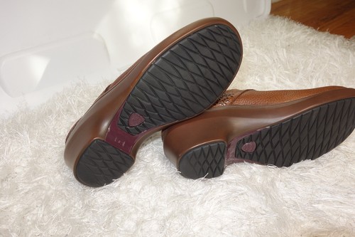 Ariat Ladies Santa Cruz Mule - Almond size 6B - Picture 7 of 7