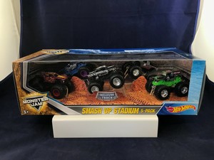 monster jam smash up stadium 5 pack