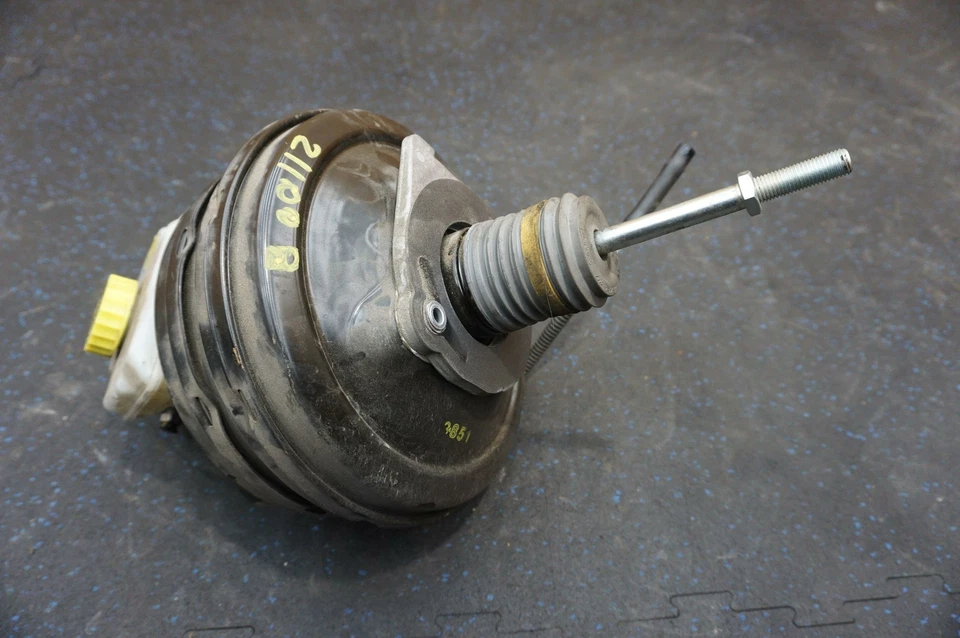 Cilindro maestro de refuerzo de freno 423612107B 3D0611301B OEM Audi R8 tipo 42 2008-15 Foto 2 de 4