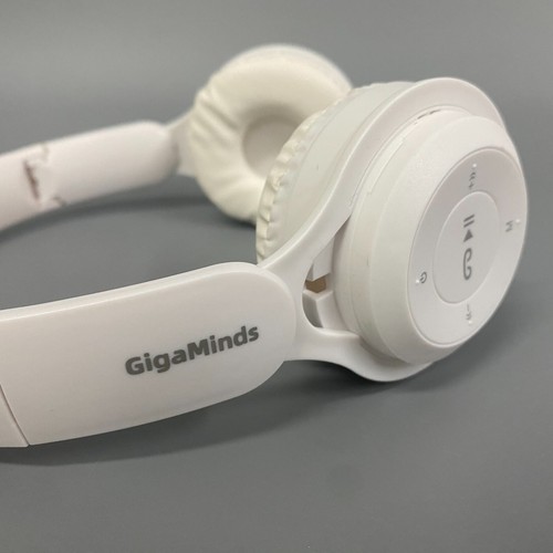 GigaMinds Headphones, Foldable Over-Ear Wireless Bluetooth Headphones - Picture 4 of 4