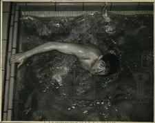 1934 Press Photo Swimmer Jack Medica in a pool - net28009