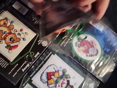 CHRISTMAS Cross Stitch Kits HUGE LOT 6 Different Mini hangers FRAMES Vintage US - Picture 2 of 16