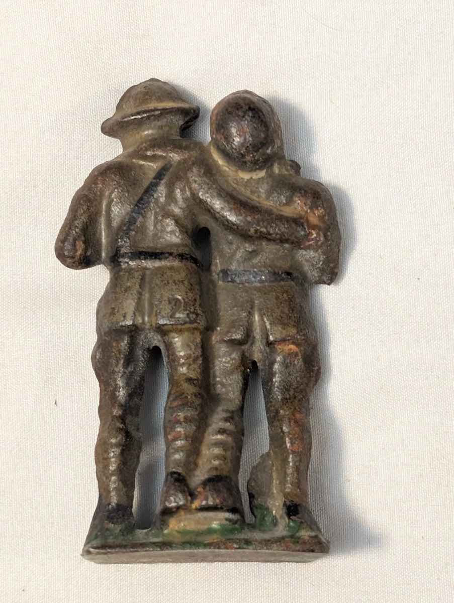 Rare Grey Iron G105 D27 Doughboy Supporting Wounded Soldier 1930s