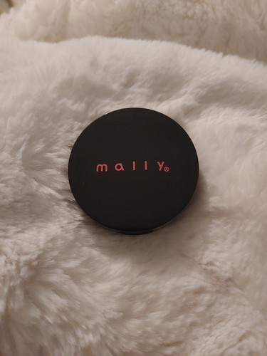 Mally Effortlessly Airbrushed Highlighter Illuminator- Startdust 1.3g - Picture 1 of 3