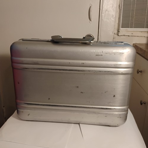 Vintage Zero Halliburton Aluminum Attache Briefcase - Picture 6 of 19