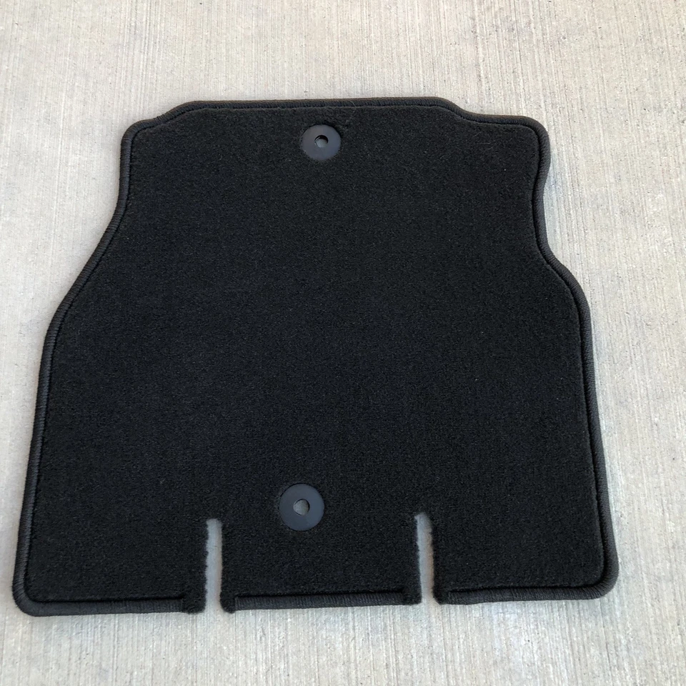 Alfombrillas traseras originales Jeep Wrangler JL 2018-2021 6BR85TX7AB Foto 4 de 4