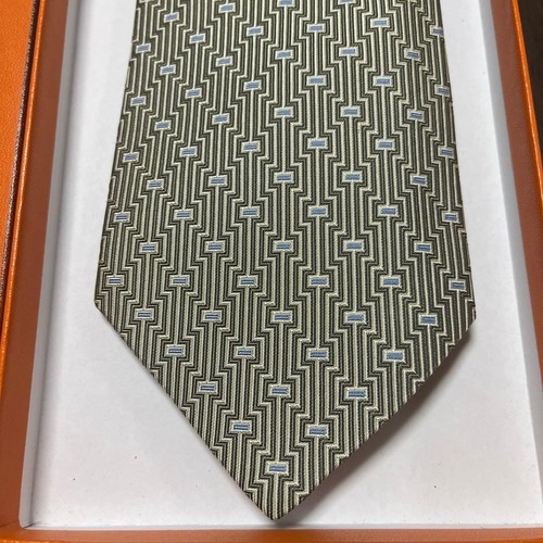 Hermes Moss Green Silk Jacquard Tie 9.3cm Wide Excellent Condition - Picture 4 of 7
