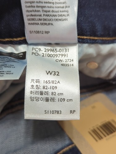 Levi's Women's Mid Length Shorts Size 32 Dark Wash Stretch NWT MSRP $49.50 - Picture 11 of 13