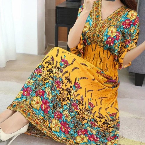 Women's Elegant Bohemian Long Dress with Big Hem and Floral Print Rayon Fabric - Bild 10 von 23