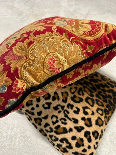 Rare Authentic Casey Kasem Owned Vtg Designer Throw Pillows from Estate Julien's - Picture 11 of 11