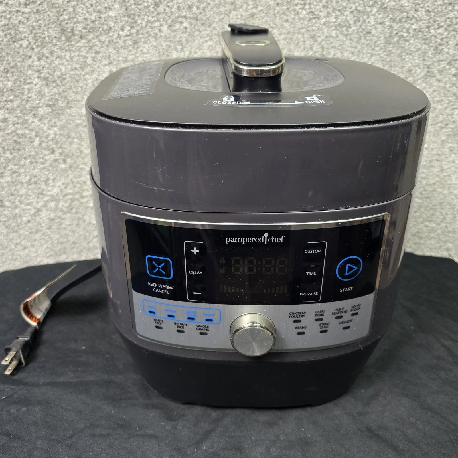 Pampered Chef Electric Pressure Cooker 100011 6 Qt 1000W Gray Multi Cooker