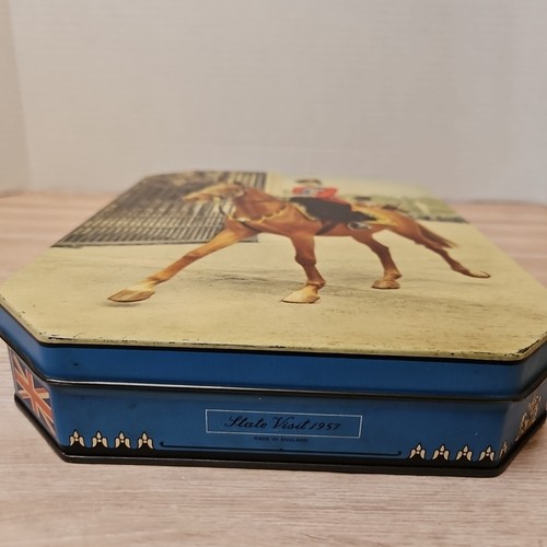 Vntg Huntley & Palmers Biscuit Tin Of Queen Elizabeth II State Visit 1957 - Picture 2 of 14