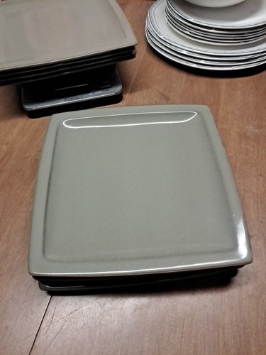 8 Crate & Barrel Forlife Square Salad Plates 9" Grey Gray Rustic Euc Bin 199 - Picture 7 of 12