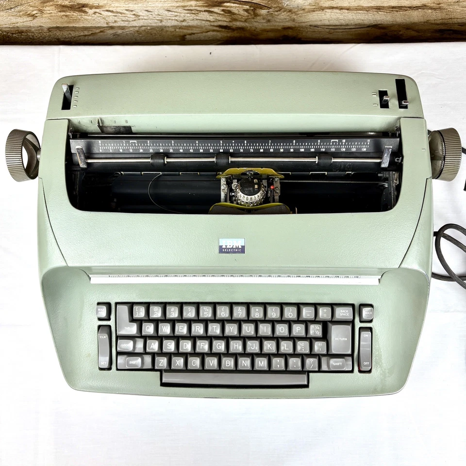 Vintage IBM Selectric 1 Typewriter Green For Parts Only Not Working - Image 3 of 4