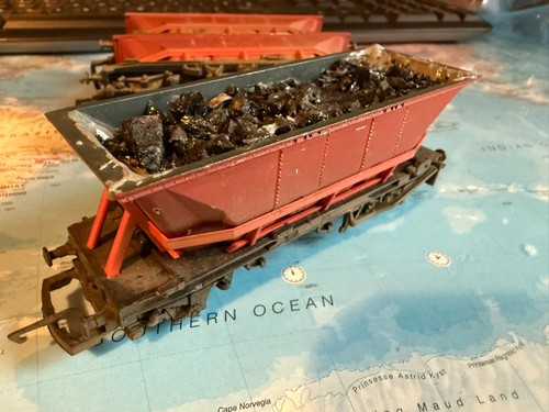 Hornby 00 3 vagones tolva: 2 con cargas de carbón - Imagen 5 de 9