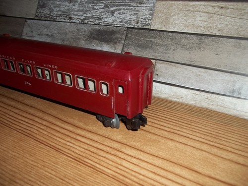 American Flyer S Gauge #955 Maroon Coach with Silhouettes - Picture 5 of 13