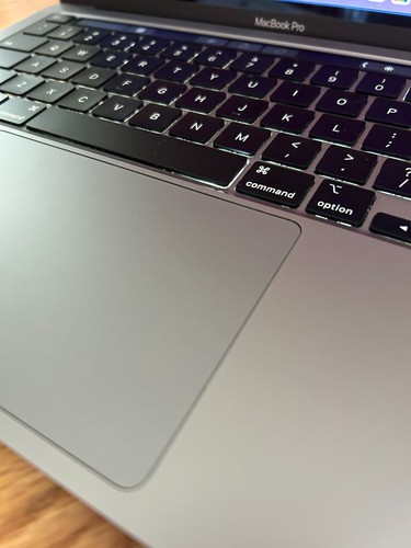 Apple MacBook Pro MYDA2LL/A 13" Laptop (Apple M1 - 3.2Ghz - Big Sur - 256GB SSD) - Afbeelding 15 van 19