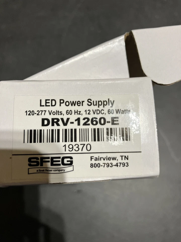 Fuente de alimentación LED SFEG DRV-1260-E 120-277 voltios 60 Hz 12 VDC 60 vatios Foto 3 de 3