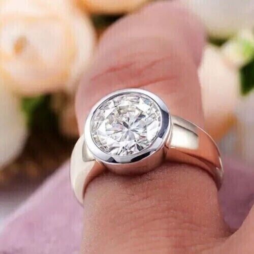 2Ct Round Cut Lab Created Diamond Bezel Set Wedding Ring 14k Yellow Gold Plated - Foto 1 di 4