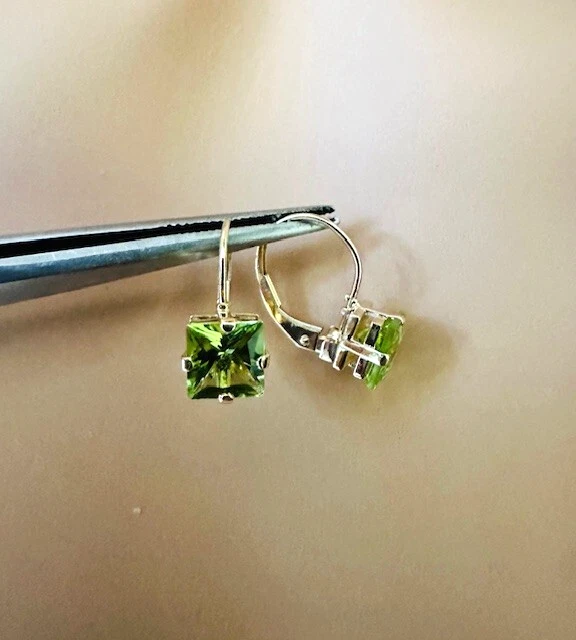 Estate 14K 黄金公主切割橄榄石耳环 — 第 3/4 张图片