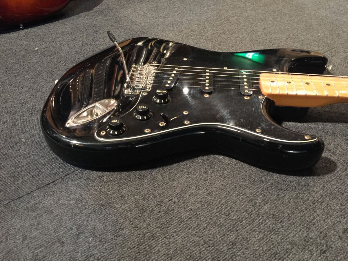 Used 1985-1986 Squier / Fender / Fujigen SST30 Black MIJ Used 1985-1986 Squier / Fender / Fujigen SST30 Black MIJ