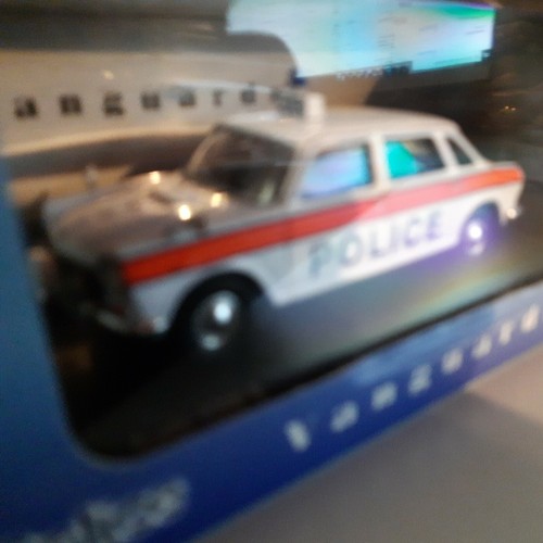 Corgi VA 08904 Austin 2200S Staffordshire Police Ltd Edition of only 2900 (829) - Bild 3 von 4