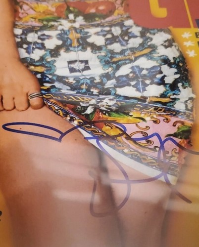 Megan Fox 11x14 Photo Magazine Autographed PSA/DNA Witnessed Authenticated - Picture 3 of 4