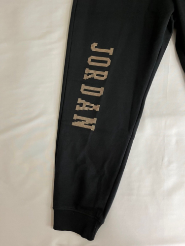 Nike Jordan Essentials Gold Logo Men's Size L Black Fleece Sweatpants FD7467-011 - Picture 4 of 8