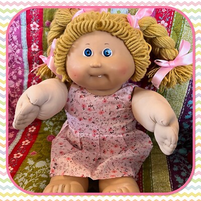 Bezaubernder Vintage Kohlpflaster Kinder Mädchen HM5 Honigblonde Haare blaue Augen Zöpfe