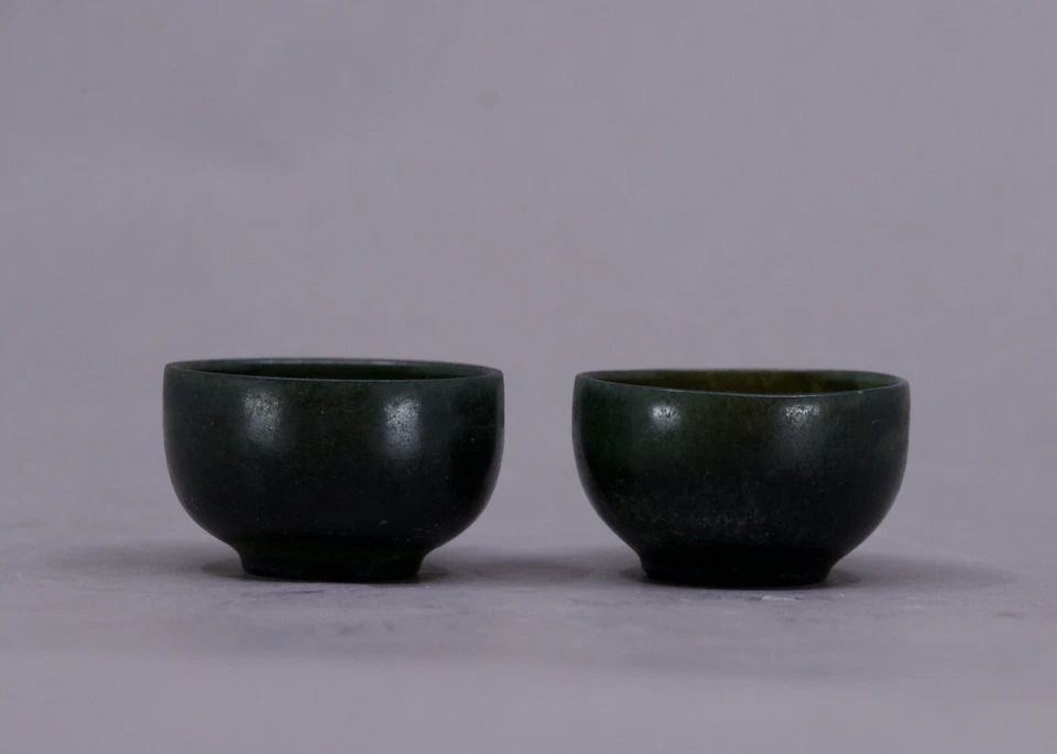 Un par de tazas chinas de jade hetiano verde Foto 3 de 4