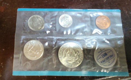 1964 P & D Mint Set 90% Silver Halves, Quarters And Dimes - Picture 6 of 6