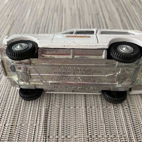 Dinky Toy Range Rover Ambulance - Picture 5 of 6