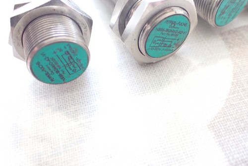 Pepperl + Fuchs Inductive Sensor - Qty of 5 - 8mm Sense - NBB8-18GM60-A2-V1 - Picture 4 of 5