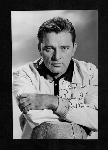 RICHARD BURTON - ORIGINAL AUTOGRAPH - SIGNED POSTCARD - 15.5X10.5CM