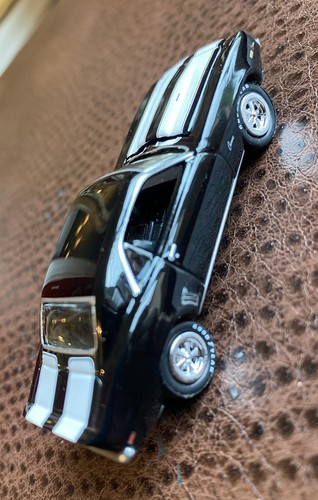 2024 Johnny Lightning 1969 Chevrolet Camaro Z-28 Maple Motors Exclusive PAIR - Picture 8 of 12
