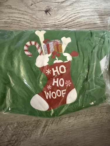 Christmas Dog T Shirt Ho Ho Ho Santa Stocking Presents Green Small - Picture 5 of 11