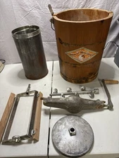 Vintage White Mountain Ice Cream Freezer/ Maker 