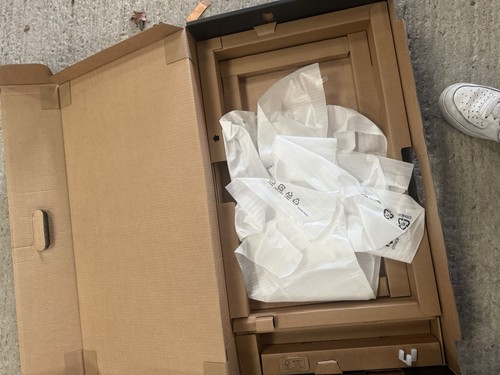 Dell UltraSharp 27 Thunderbolt™ Hub Monitor Box ***BOX ONLY*** - Picture 5 of 5