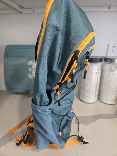 Hoka Backpack with Laptop Compartment Super lightweight - Picture 5 of 8