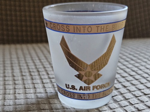 2 flüssige Unzen U.S. Air Force Emblem Design Cross Into The Blue mattiertes Schnapsglas Gold - Bild 13 von 14
