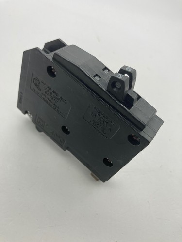 Interruptor de circuito de gancho de metal tándem enchufable Square D QOT2020 1 polo doble 20A 120 V - Imagen 7 de 13